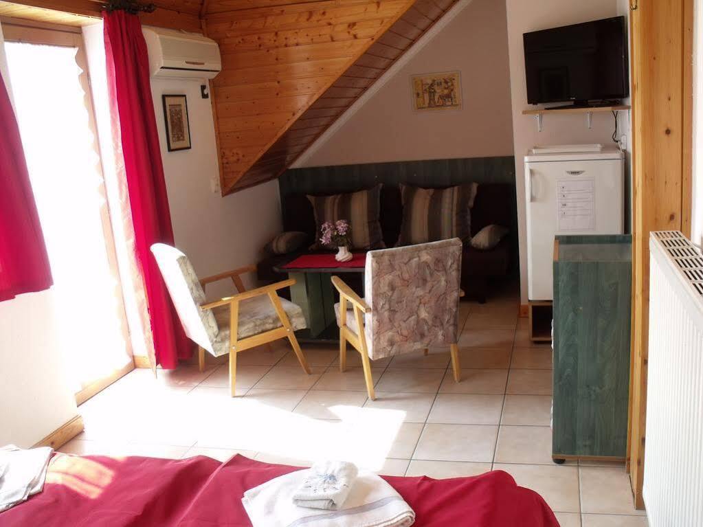 Korona Panzio Bed & Breakfast Balatonfüred Екстериор снимка