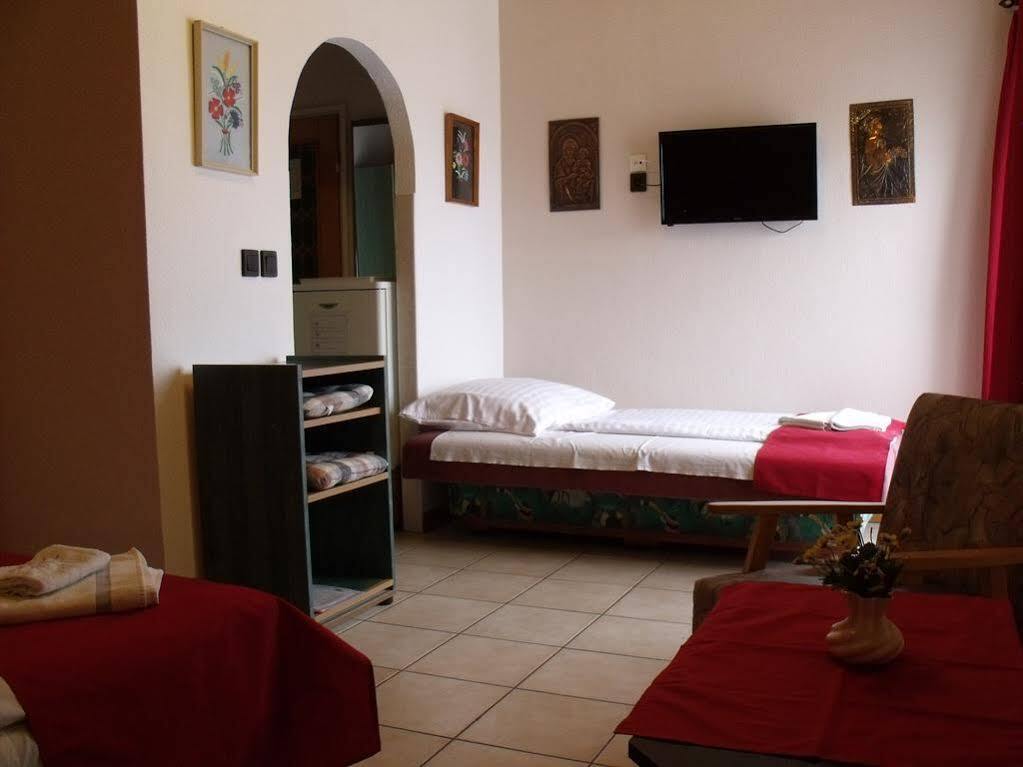 Korona Panzio Bed & Breakfast Balatonfüred Екстериор снимка