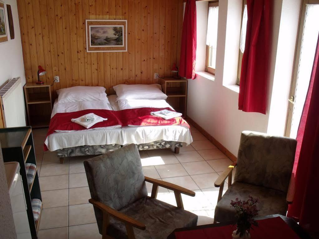 Korona Panzio Bed & Breakfast Balatonfüred Екстериор снимка