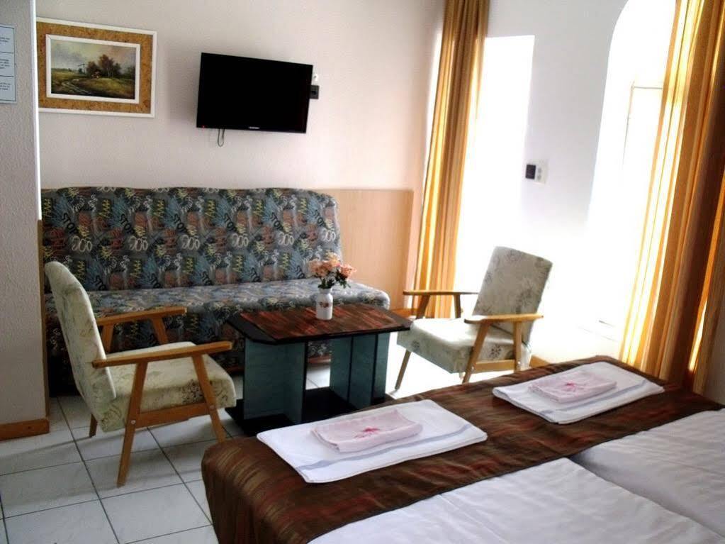 Korona Panzio Bed & Breakfast Balatonfüred Екстериор снимка