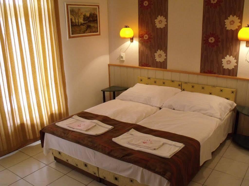 Korona Panzio Bed & Breakfast Balatonfüred Екстериор снимка